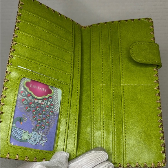 Embroidered Green Skull Wallet - Picture 2 of 4